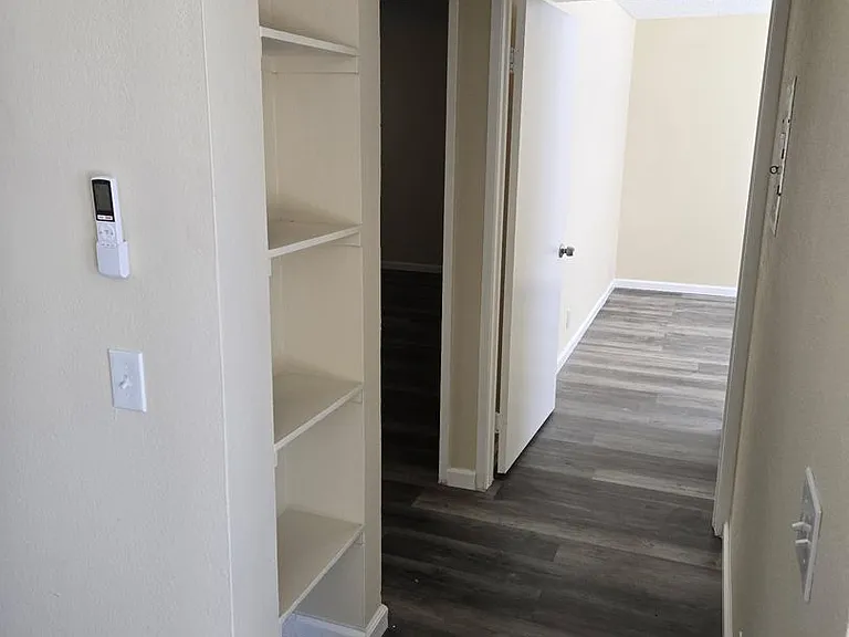 2435 W Avenue 33 — Photo 4