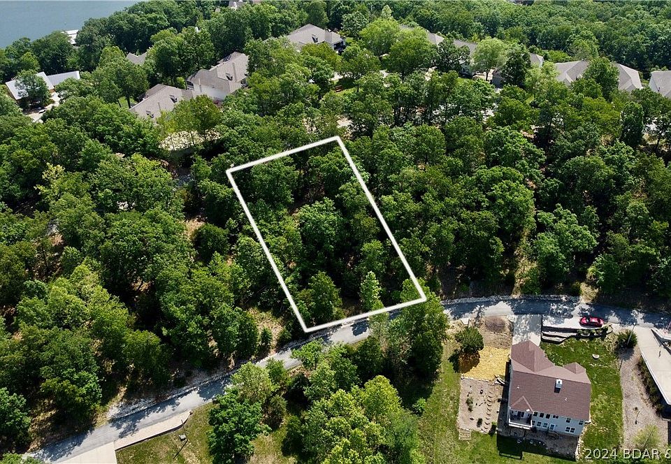 1st image of 24 Lancelot Ct