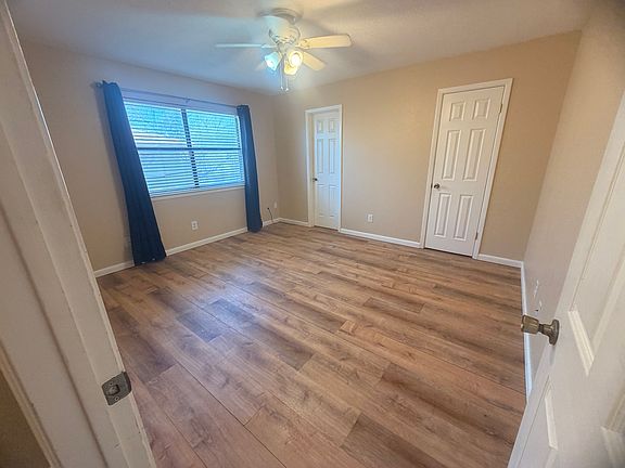2nd image of 802 Courtney Ln