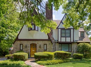 32 Arleigh Rd, Great Neck, NY 11021