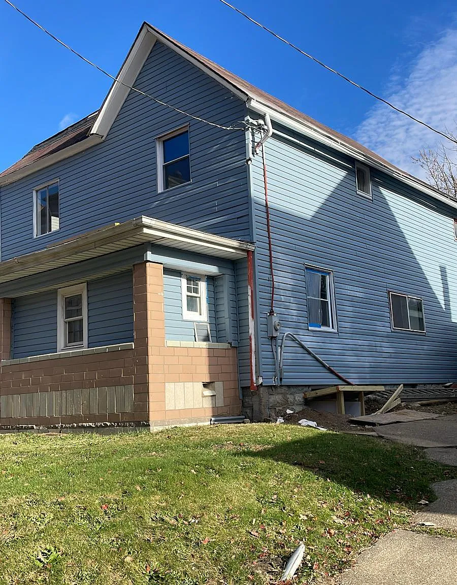6 bed, 1858 sqft, $500 — Photo 1