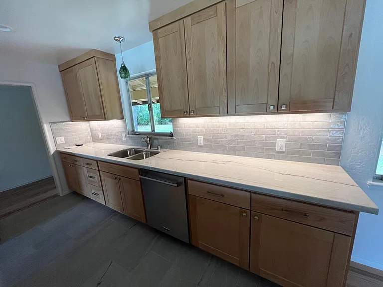 8045 S Lake Cir — Photo 3