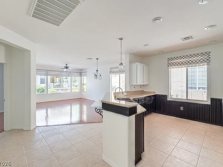 5389 Progresso St — Photo 8