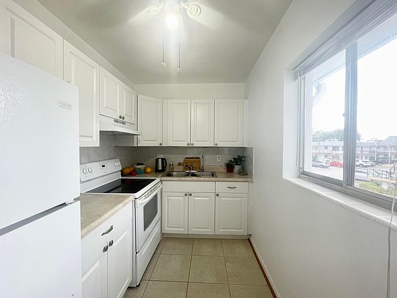 2nd image of 2920 Cynthia Ln APT 203