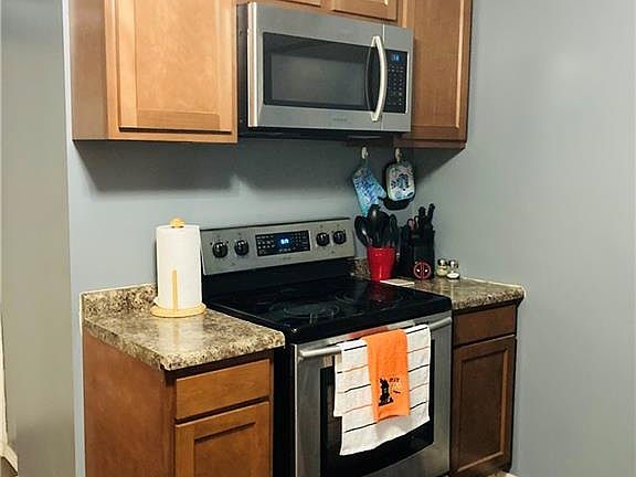 3rd image of 225 E Shannon Ave