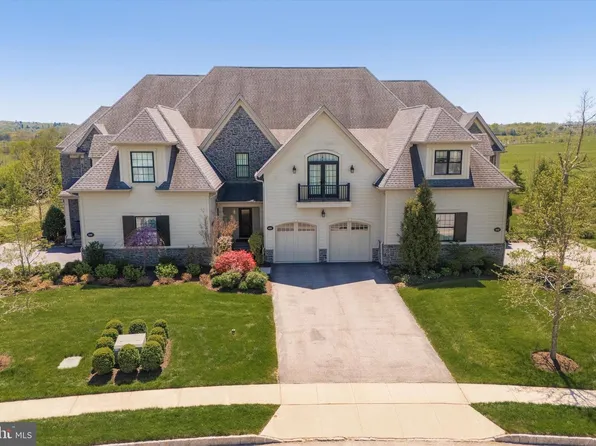 6150 Creekside Dr, Flourtown, PA 19031