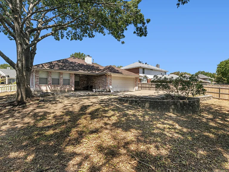 5106 Lee Hutson Ln — Photo 17