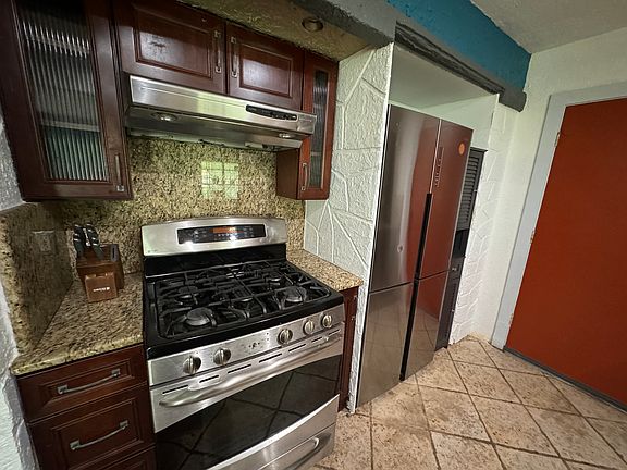 3rd image of 4607 Broadhill Dr