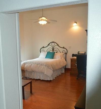 5th image of 1639 Sam Houston Dr