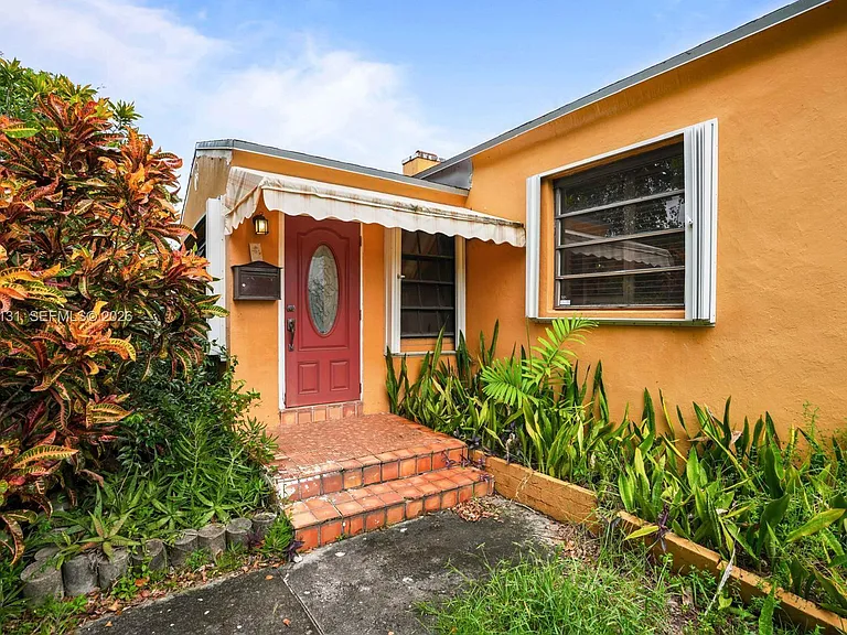 12547 NE 4th Ave — Photo 4