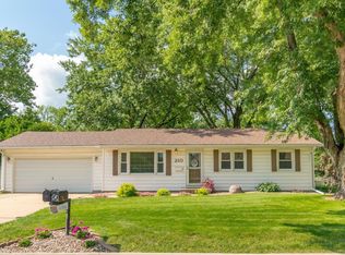 210 Oregon Rd, Cedar Falls, IA 50613
