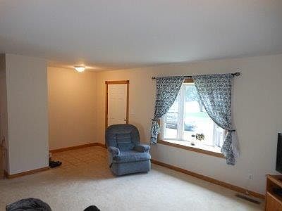 3rd image of 7035 Sherwood Ave