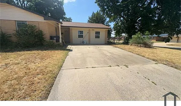 4 bed, $1,700 — Photo 3