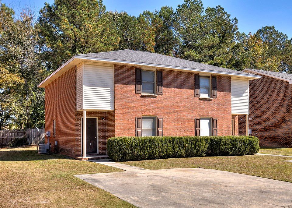2nd image of 860 Jessamine Trl
