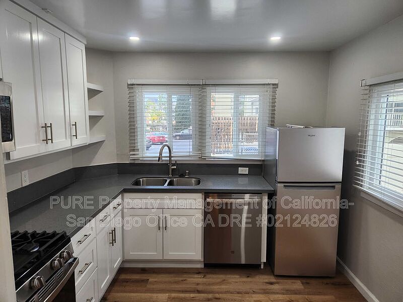 1st image of 3944.5 Georgia St