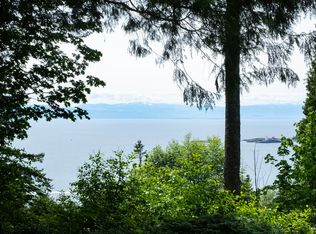 8127 Redrooffs Rd, Sunshine Coast, BC V7Z 1A7