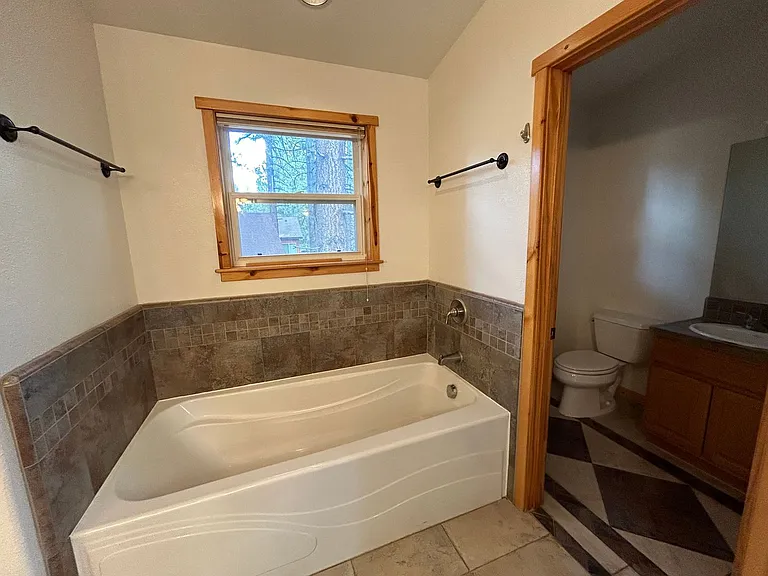 1513 Crystal Air Dr — Photo 18