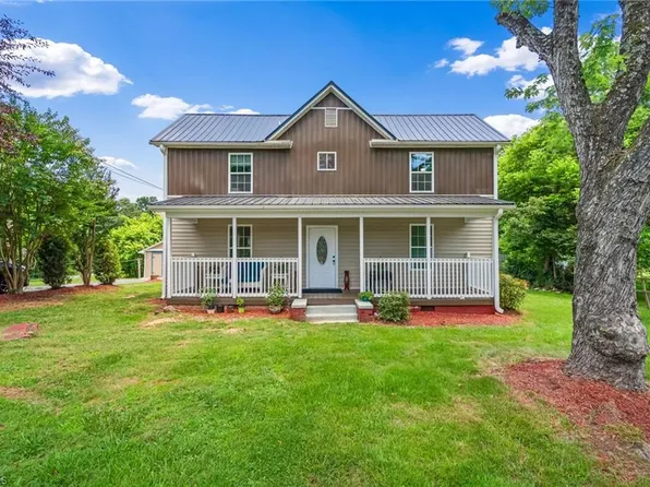 152 Sunrise Ave, Franklinville, NC 27248
