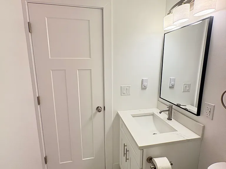 2345 Minor Ave E #9 — Photo 9