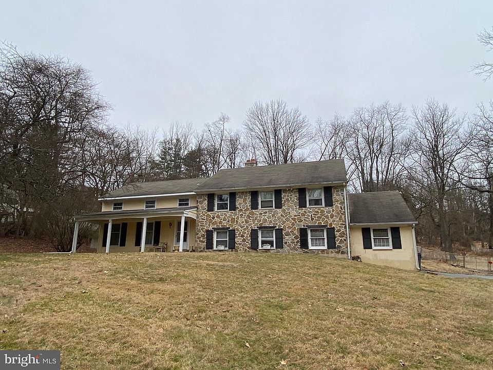 1st image of 9 Fox Valley Ln
