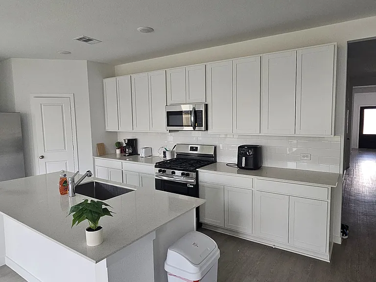 21518 Springhill Grove Ln — Photo 9