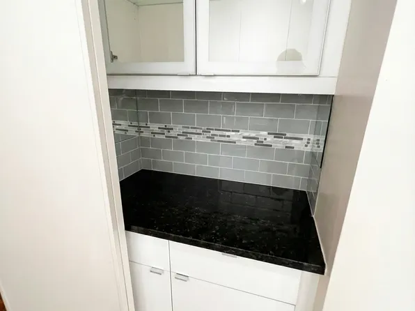 333 East 30th Street image 8 of 39