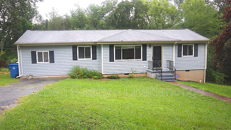 1261 Northern Hills Rd
