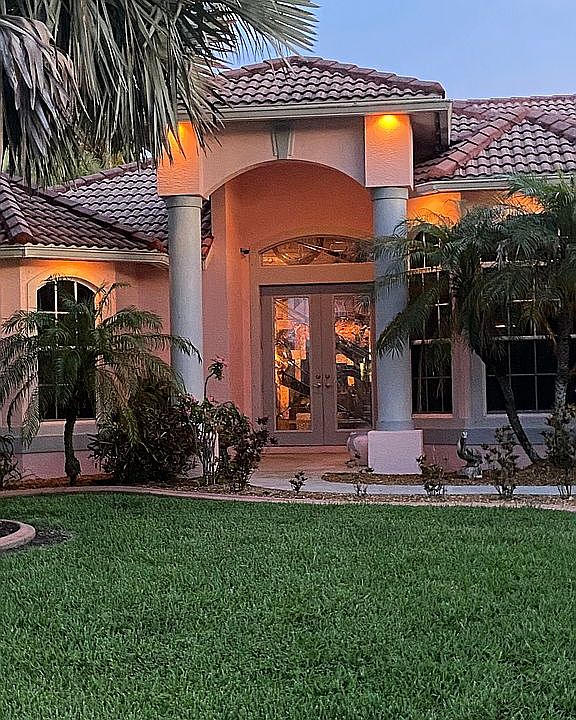 1st image of 606 SW 57th St