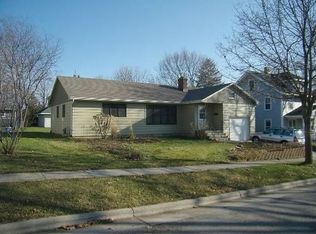 213 S 6th St, Mount Horeb, WI 53572