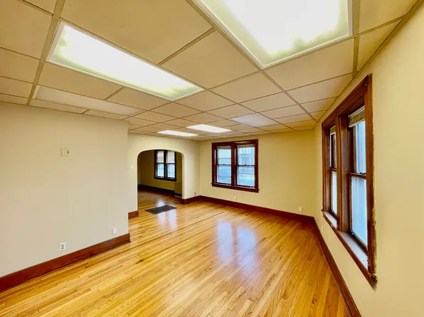 12 1st Ave #1, Waterford, NY 12188