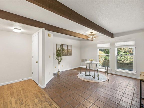 5th image of 228 Foresthill Ave APT B