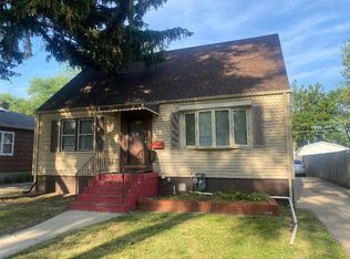18343 Oakwood Ave, Lansing, IL