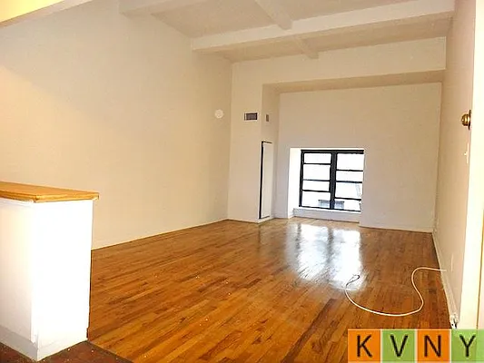 Rented by KVNY Soho | media 11