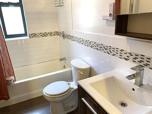 Rented by Tapiro Realty | media 6
