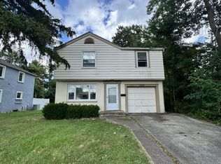 1529 2nd St, Charleston, IL 61920