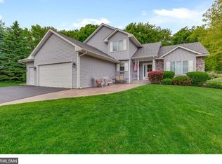 1132 Falls Cir, Chaska, MN 55318