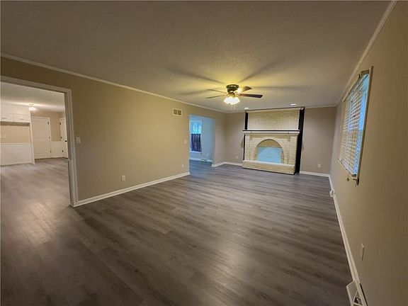 3rd image of 8249 Everett Ave