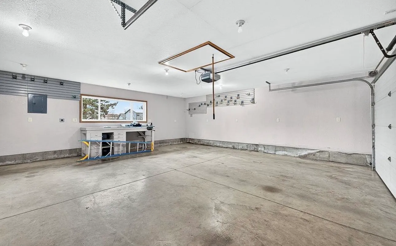 4 bed, 1.5 bath, 1815 sqft, $4,500 — Photo 3