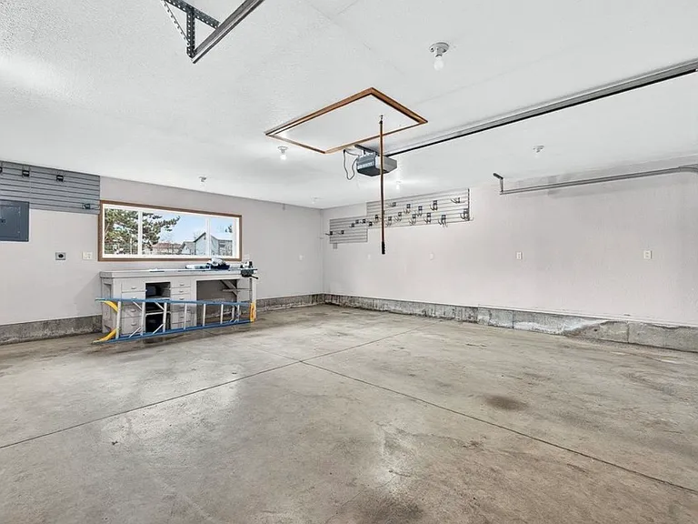 1345 NE 9th St — Photo 3