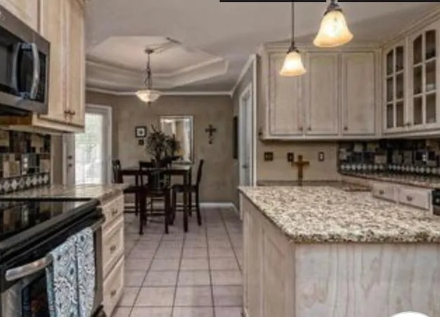 904 Oakmont Dr — Photo 10