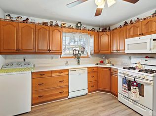 38 Ash Ter, Parlin, NJ 08859