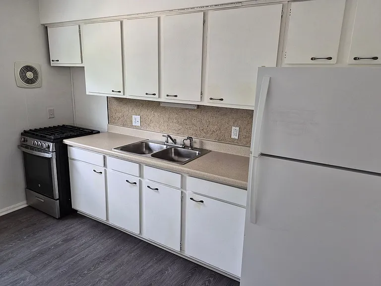 3514 Valleston Pkwy — Photo 3