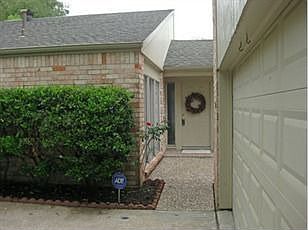 1st image of 15811 Dunmoor Dr