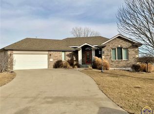 5218 NW Sterling Chase Dr, Topeka, KS 66618