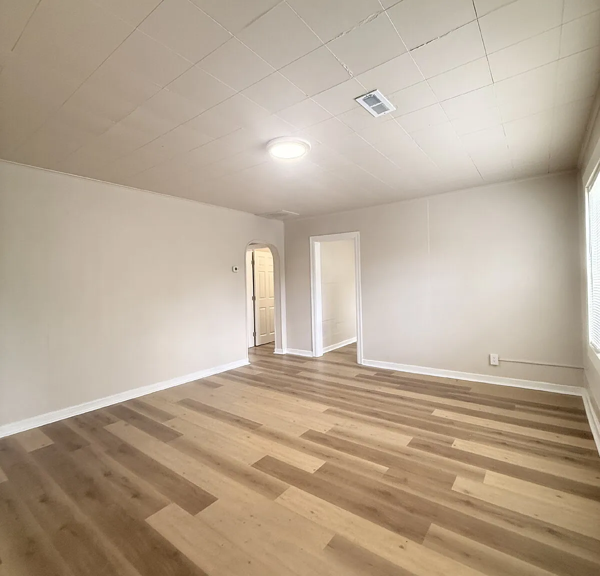 2 bed, 1.0 bath, 800 sqft, $1,200 — Photo 4