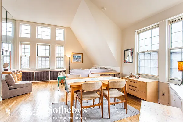 Sold by Terrace Sotheby's International Realty | media 11