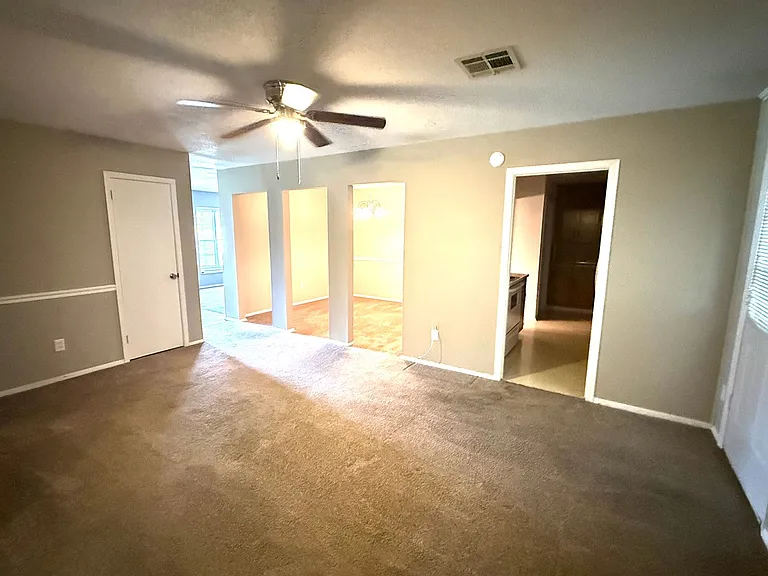 349 Harvard Rd — Photo 10