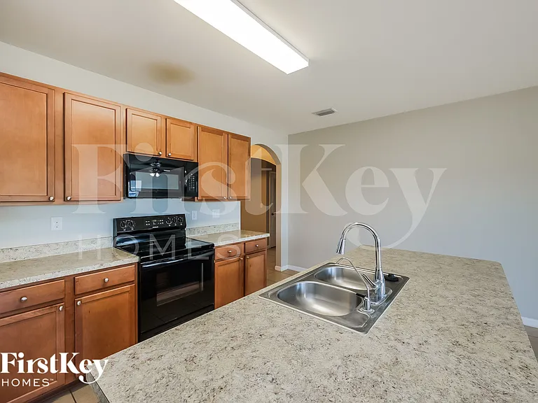 1406 NW 7th Ave — Photo 6