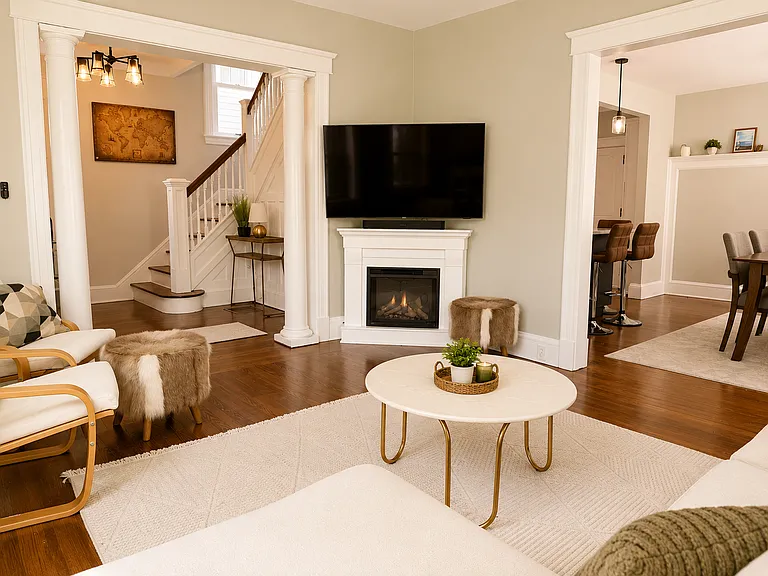 25 E Summit St — Photo 8