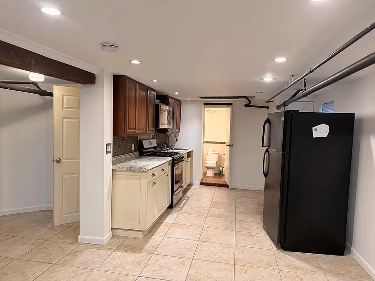 W Beech St — Photo 1